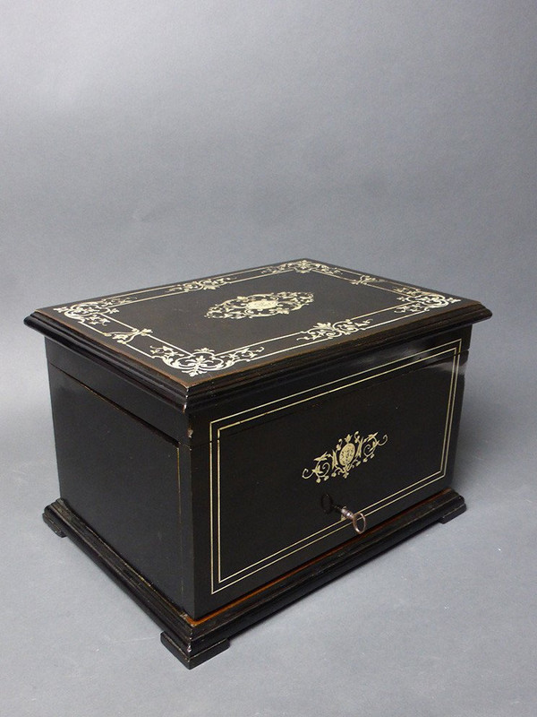 Diehl Stamped Cigar Humidor