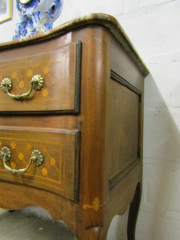 small chest of drawers