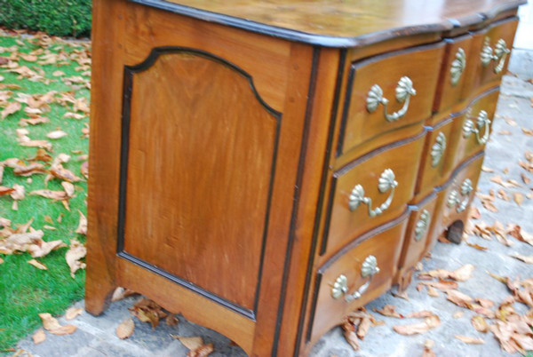 Commode En Noyer Dauphiné, époque Louis XV,  XVIIIe siècle