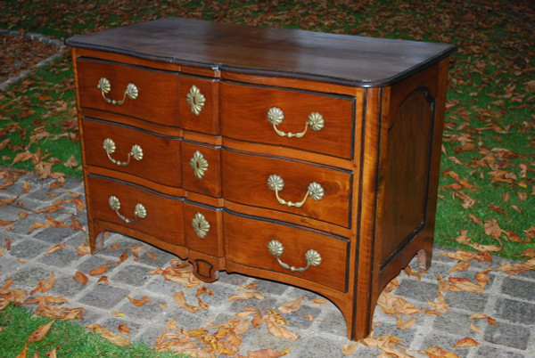 Commode En Noyer Dauphiné, époque Louis XV,  XVIIIe siècle