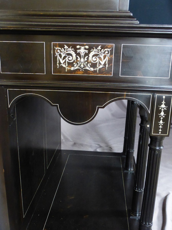 Buffet formant cabinet en ébène époque Napoléon III