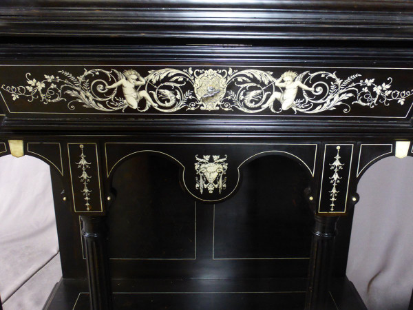 Buffet formant cabinet en ébène époque Napoléon III