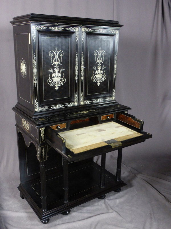 Buffet formant cabinet en ébène époque Napoléon III