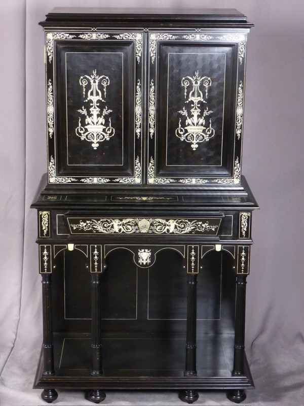 Buffet formant cabinet en ébène époque Napoléon III