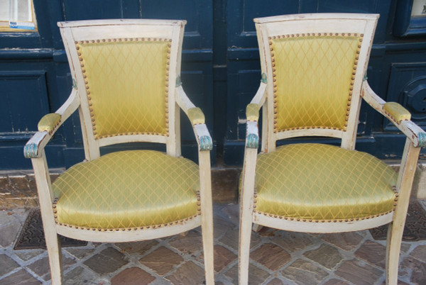 Paire De Fauteuils En Bois Laqué époque Directoire