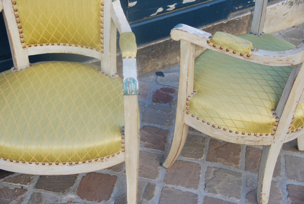 Paire De Fauteuils En Bois Laqué époque Directoire