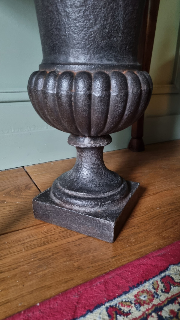 19th-century cast-iron Medici vase, Variant Avec Col Frise D'oves.