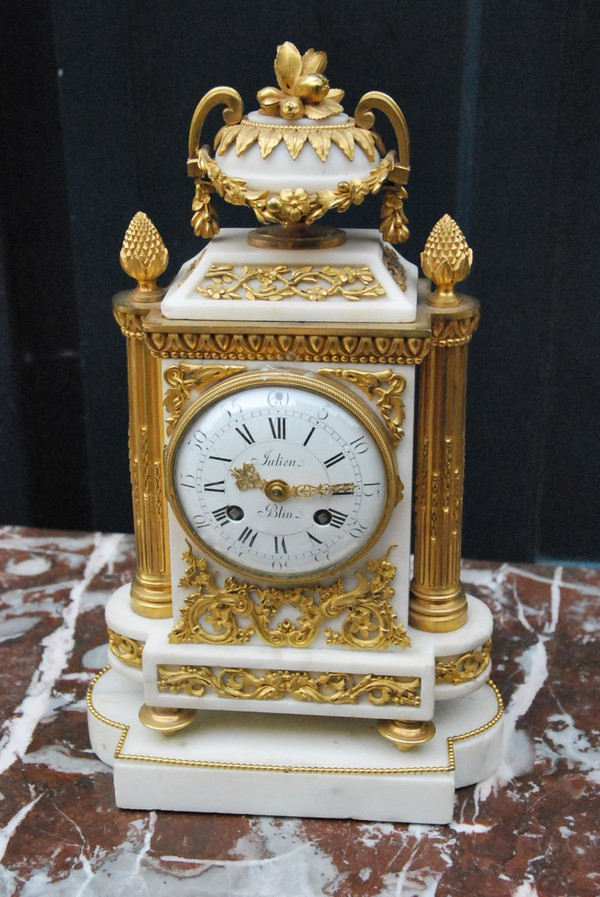 Marble and bronze clock, Louis XVI period