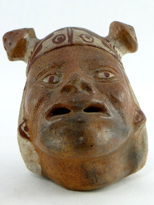 Pérou, Culture Mochica, Ancien Vase Portrait Figurant Une Tête Masculine.