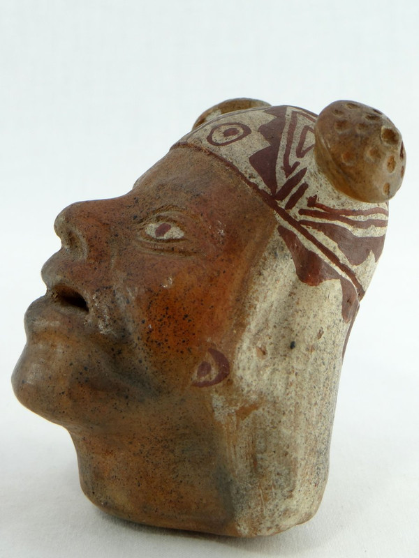 Pérou, Culture Mochica, Ancien Vase Portrait Figurant Une Tête Masculine.