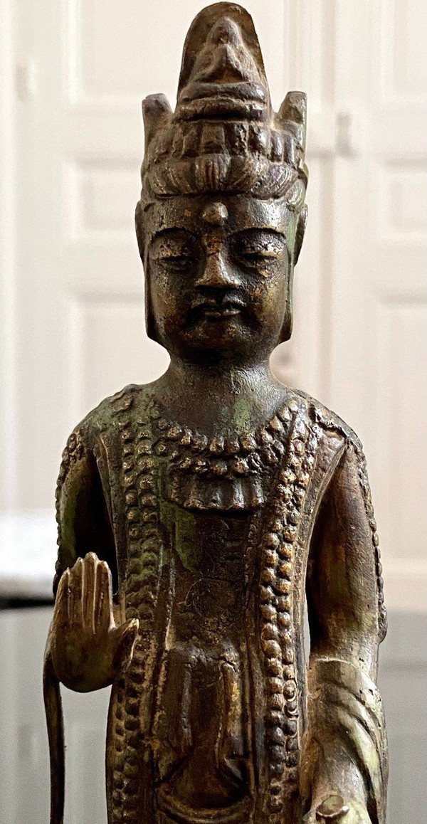 Giappone Circa 1900, epoca Meiji, Statua di Kannon in bronzo.