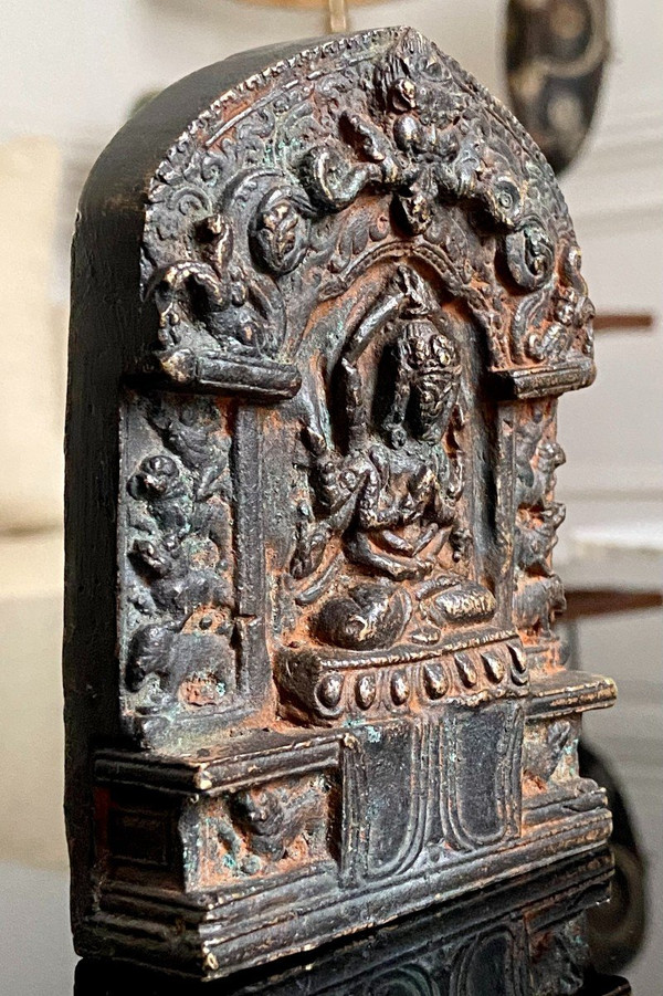 Nepal, Inizio XIX Secolo, Raro Altare In Bronzo Dedicato Al Bodhisattva Sadaksari.