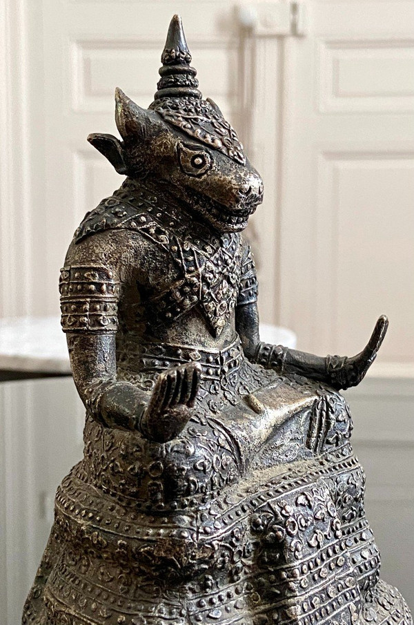 Thaïlande, Premier Tiers XXème Siècle, Statuette Bronze Argenté Divinité Tête Taureau.