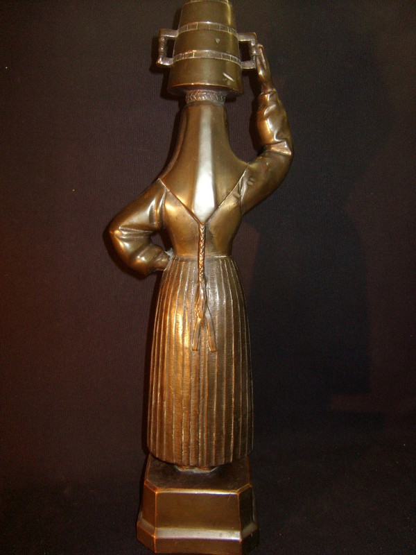 Femme à la Herrade, A Jouanneault