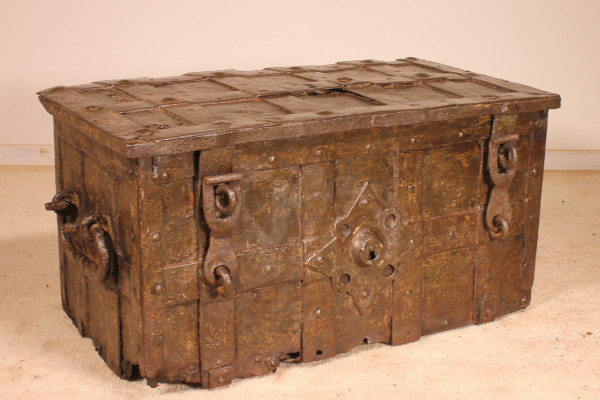 Nuremberg 17th Century Wrought Iron Chest