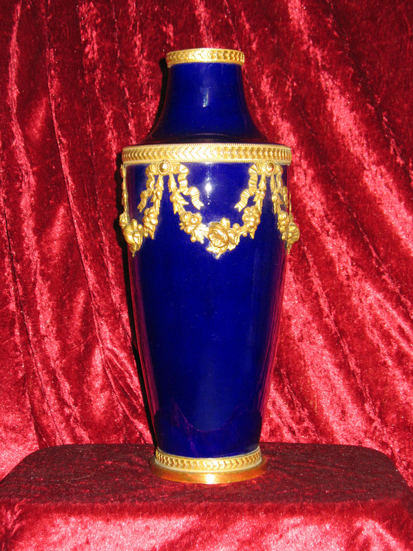 Vase de Sèvres signé de Paul Milet style Louis XVI