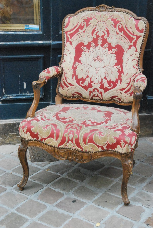 Paire De Larges Fauteuils à La Reine époque Régence XVIIIe siècle