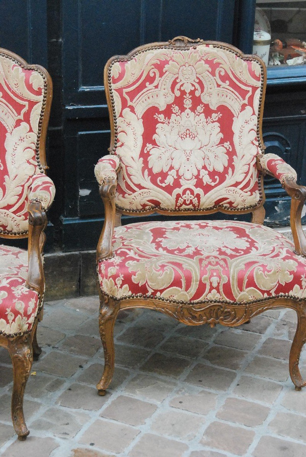 Paire De Larges Fauteuils à La Reine époque Régence XVIIIe siècle