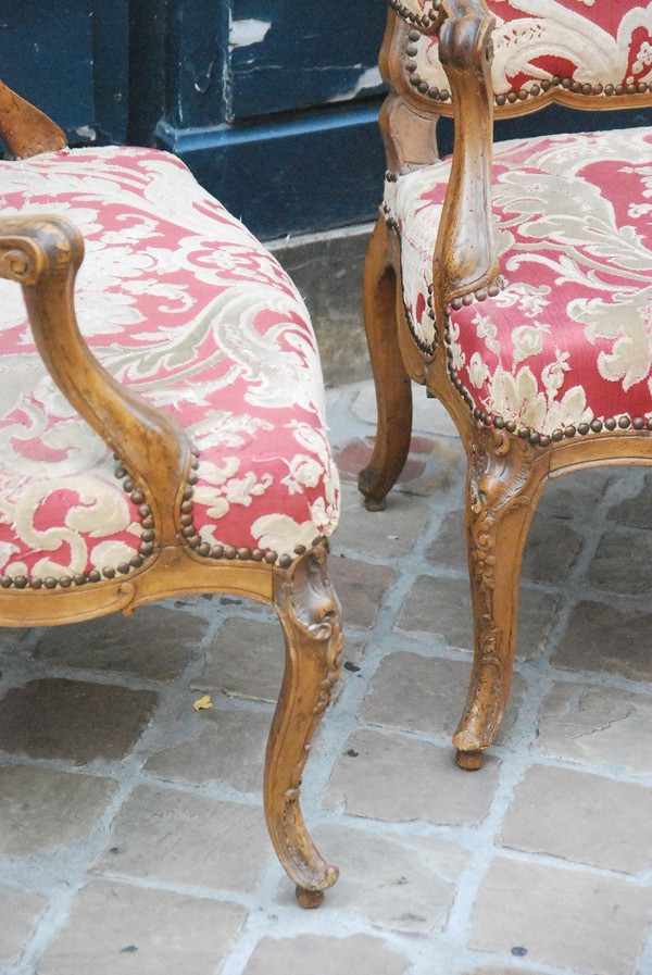 Paire De Larges Fauteuils à La Reine époque Régence XVIIIe siècle