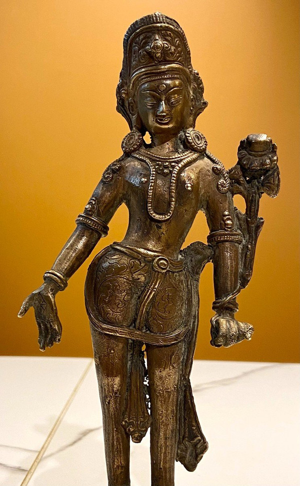 Tibet, Première Moitié Du XXème Siècle, Statuette De Tara En Bronze.