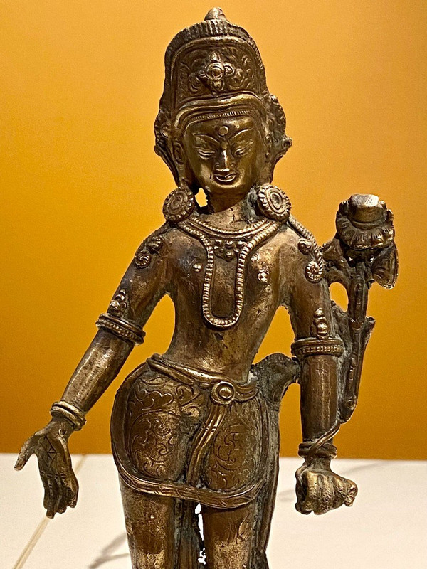 Tibet, Première Moitié Du XXème Siècle, Statuette De Tara En Bronze.