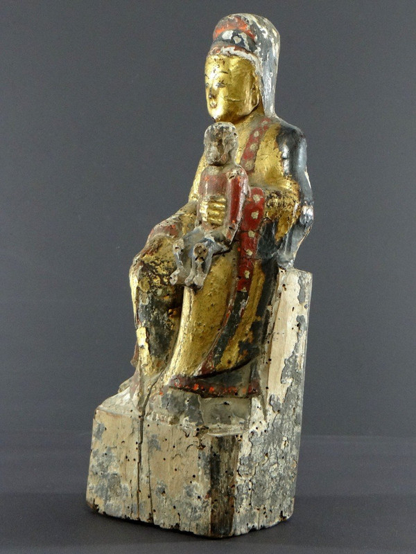 China, späte Ming-Zeit, beginnende Qing-Zeit, 17. Jahrhundert, Kouan-Yin-Statue aus lackiertem und vergoldetem Holz.