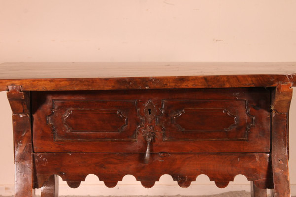 17th Century Spanish Table In Walnut