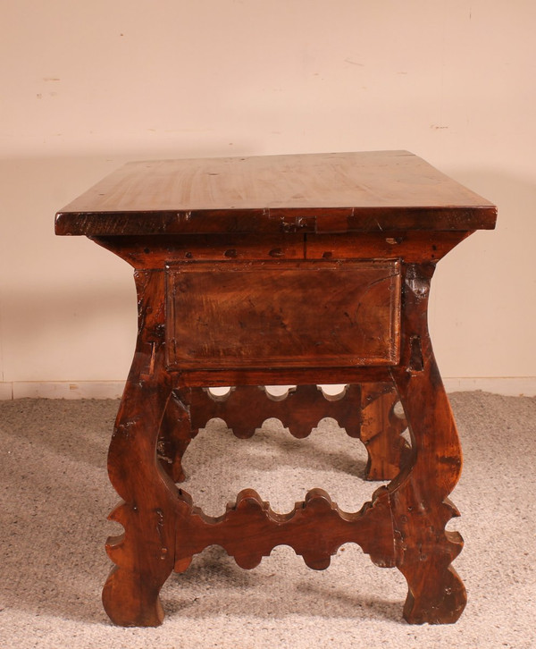 17th Century Spanish Table In Walnut