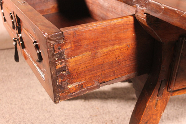 17th Century Spanish Table In Walnut