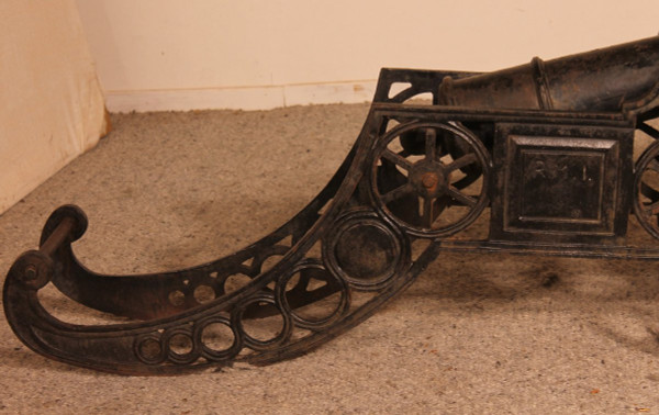 Cannon Cast Iron decoration