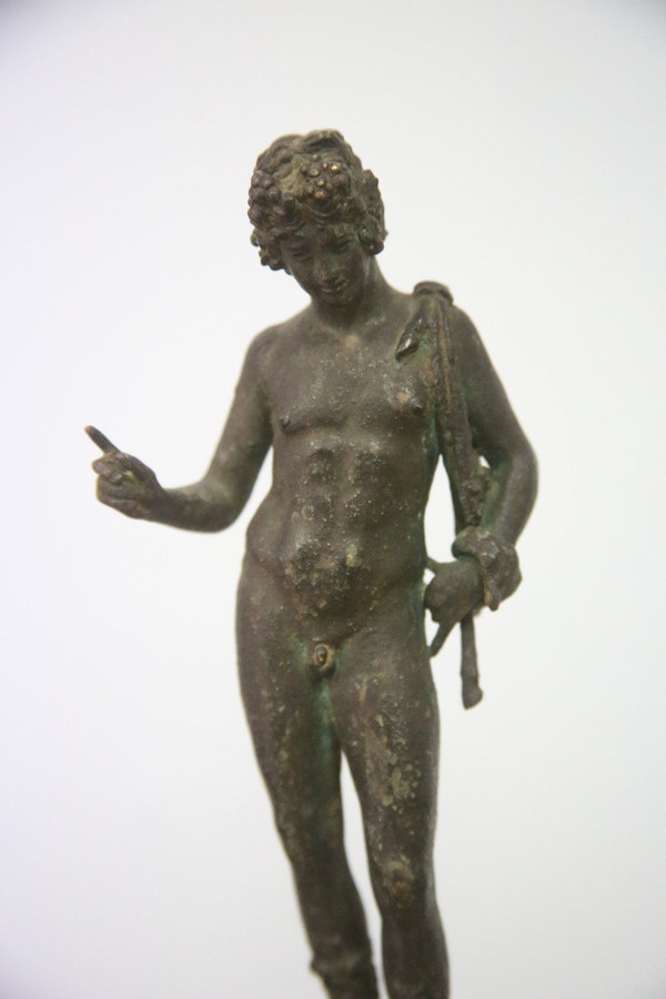 Bronze vom Ende des 19. Jahrhunderts mit Darstellung von Narziss oder Dionysos.