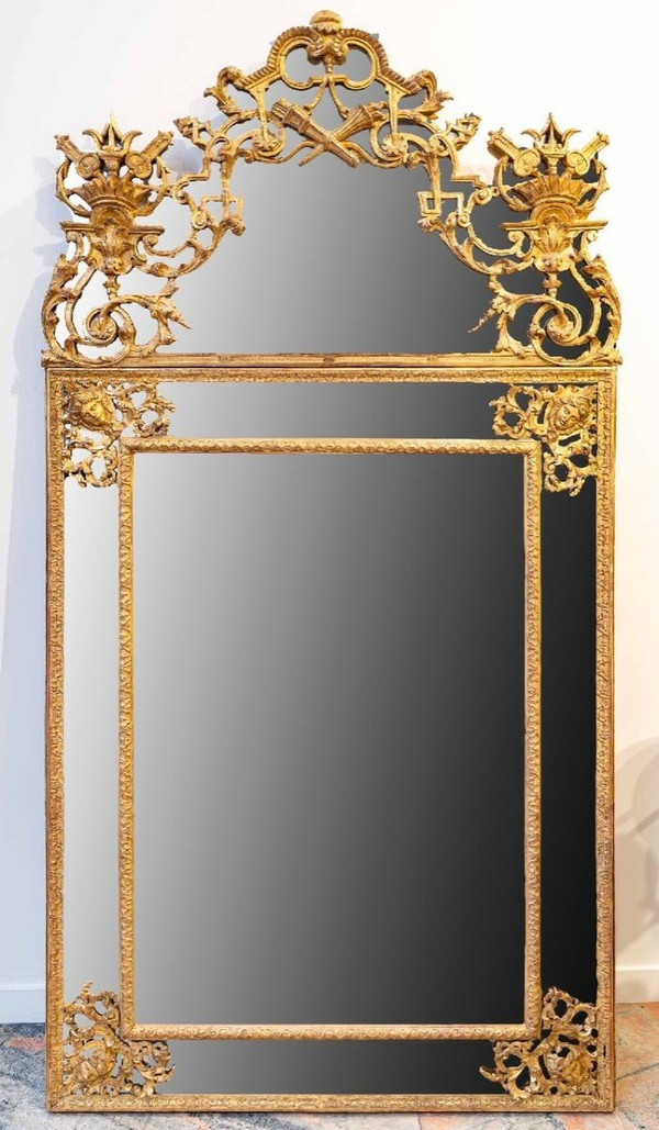 Large Louis XIV period gilded wood mirror with glazing beads