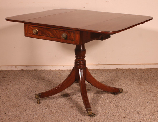 Petite Table à Rabat Pembroke début Du 19° Siècle En Mahogany