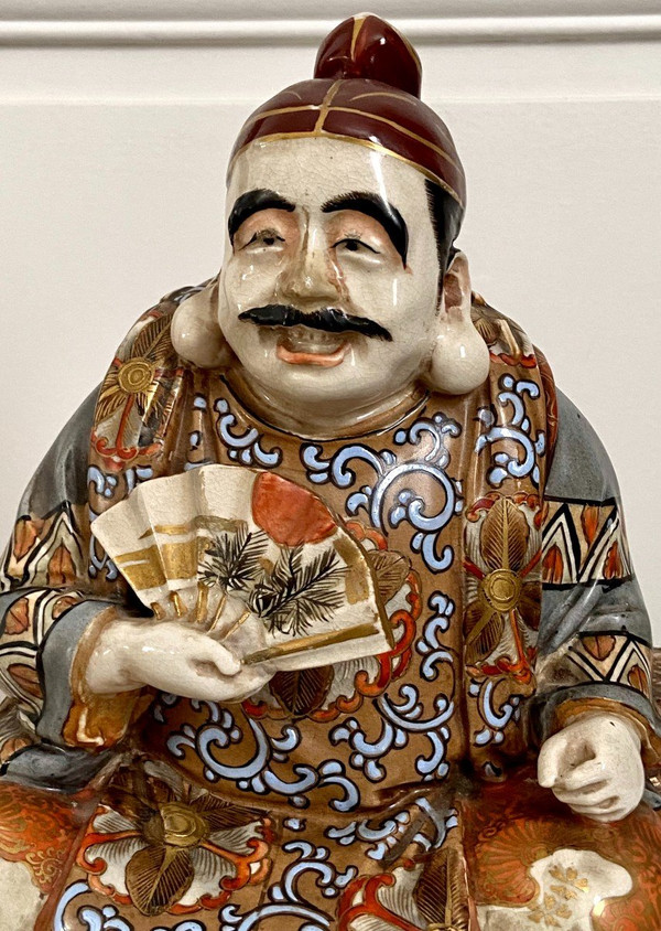 Japon, Fin Du XIXème-début Du XXème Siècle, Statue En Faïence De Satsuma Personnage Au Panier.