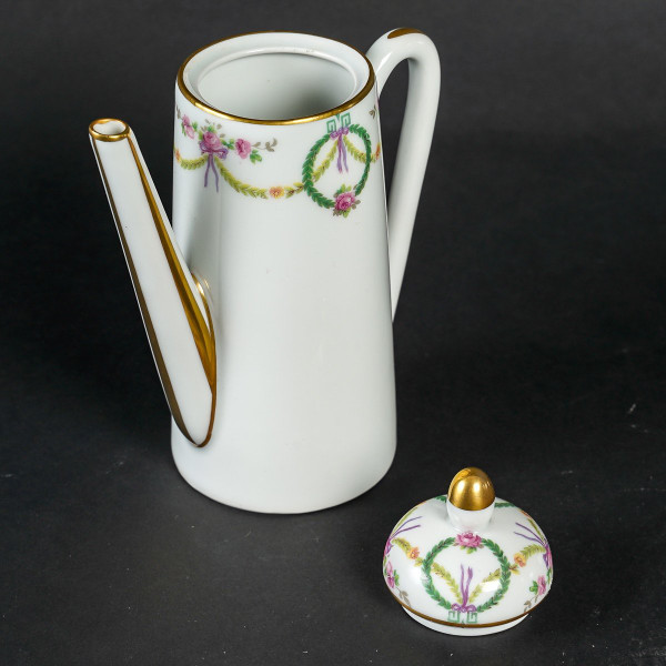 Head to head tea and coffee service in Limoges porcelain