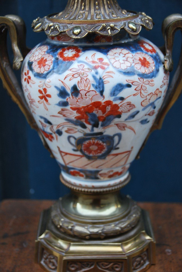 Vase Imari  Monture Bronze  Style Louis XVI