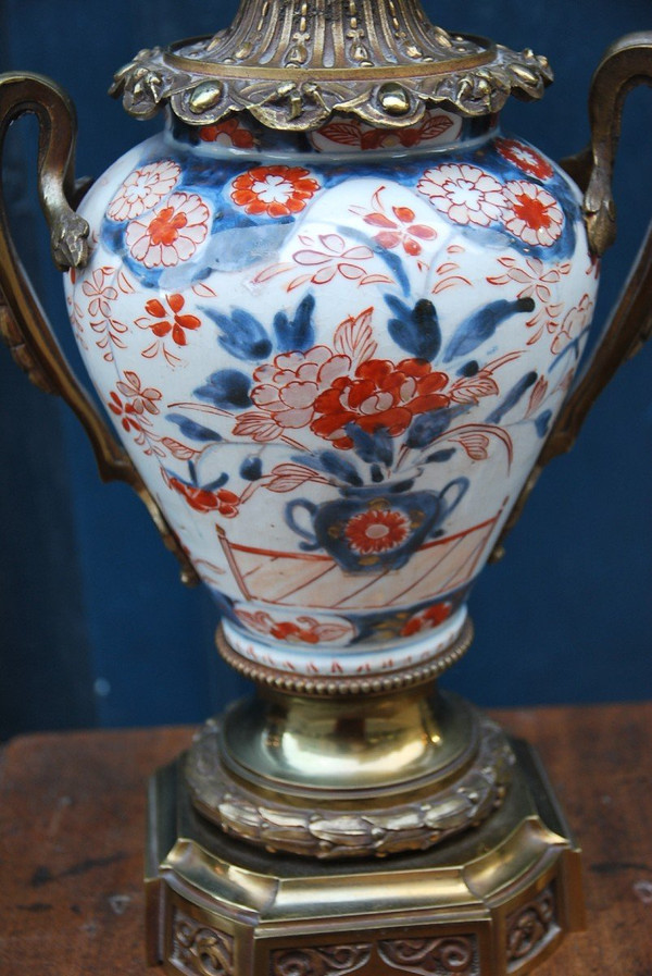 Vase Imari  Monture Bronze  Style Louis XVI