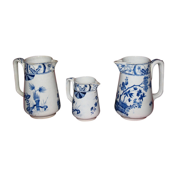 3 Creil and Montereau earthenware milk jugs, Japan decor, 19th century