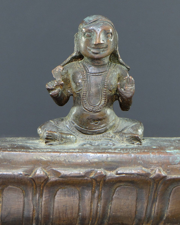 Inde Du Nord, XIXème Siècle, Grand Poids De Lettré En Bronze.