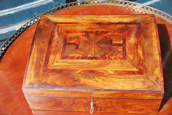 Box aus Furnierholz aus der Zeit Ludwigs XIV