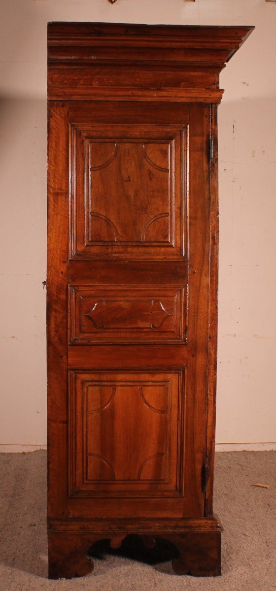 Walnut Wardrobe From the 17th Century - Italy