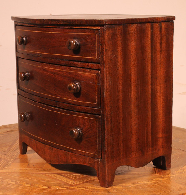 Domed Master Commode In Mahogany From The 19th Century