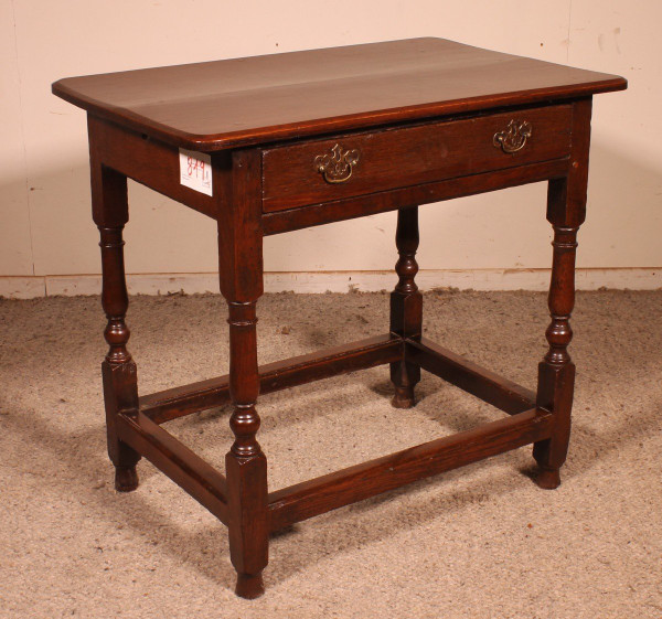 Oak Side Table -18 ° Century