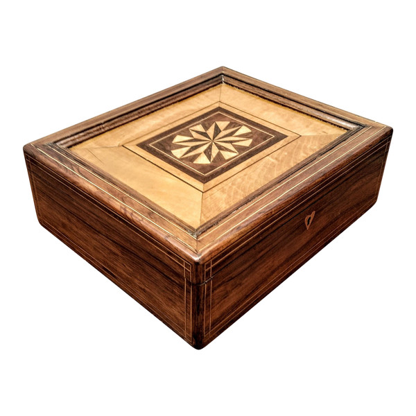 Inlaid box