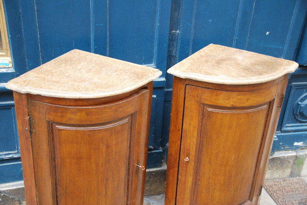 Pair of natural wood corner cupboards Late 18th century