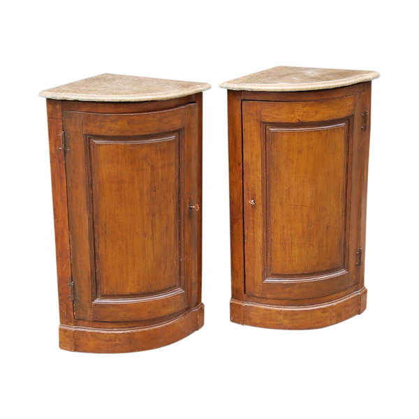 Pair of natural wood corner cupboards Late 18th century