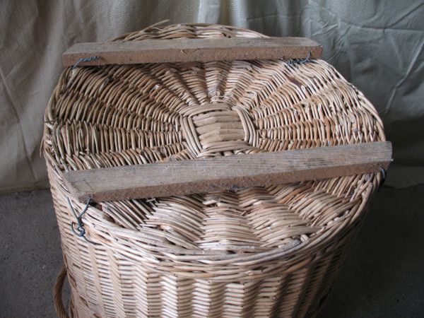 Washerwoman basket in woven wicker Very large Perfect condition