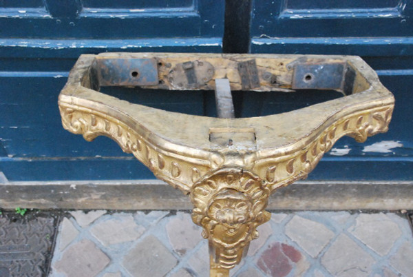 Console In Golden Wood With A Foot D Regence Period XVIII