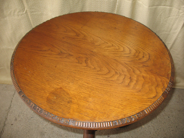 Sculpted oak pedestal table with rare base 19th time Origin Basque Country