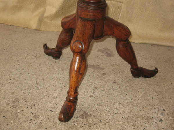 Sculpted oak pedestal table with rare base 19th time Origin Basque Country